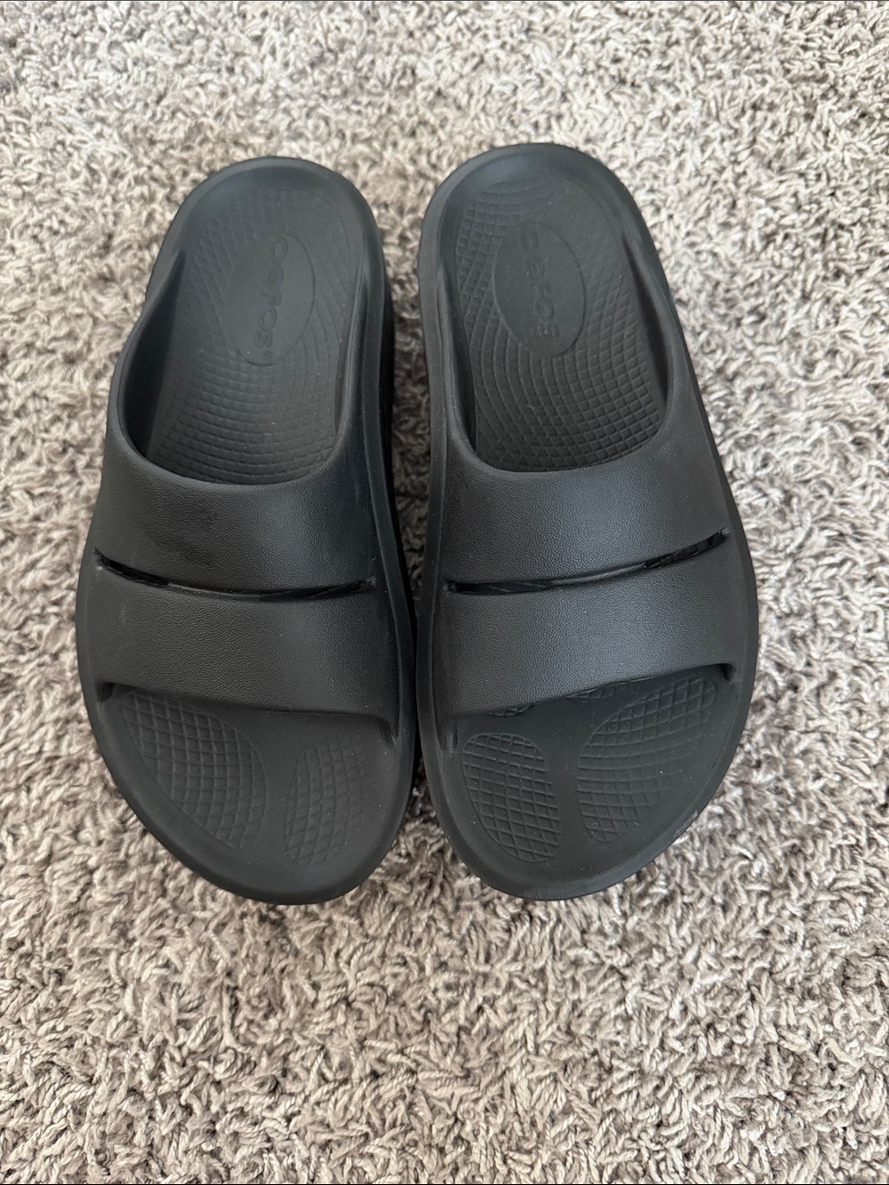 Women’s OOFOS OOmega OOah Recovery Slides Size 5